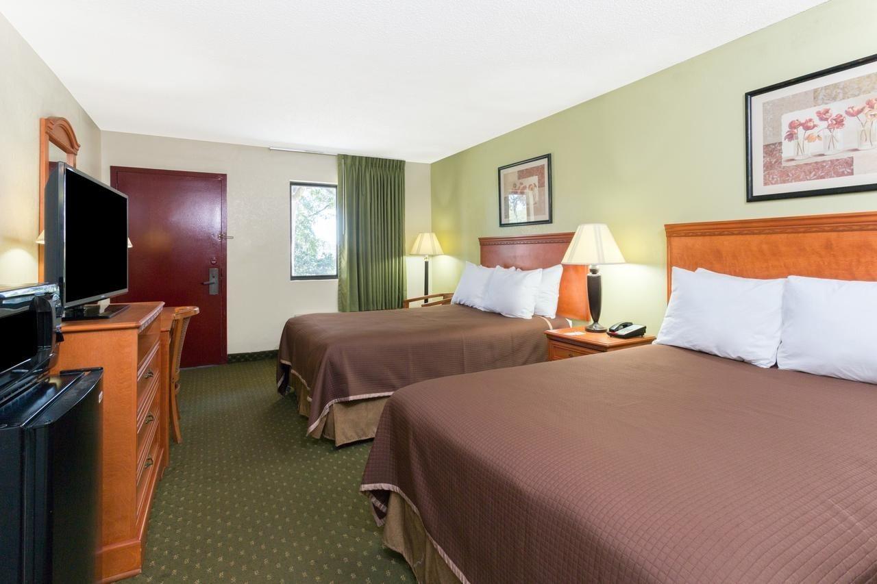 Howard Johnson By Wyndham Tallahassee Exteriér fotografie