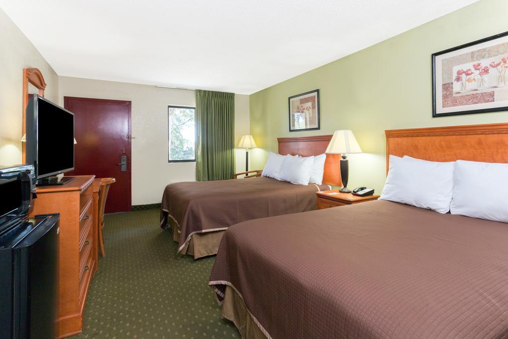 Howard Johnson By Wyndham Tallahassee Exteriér fotografie