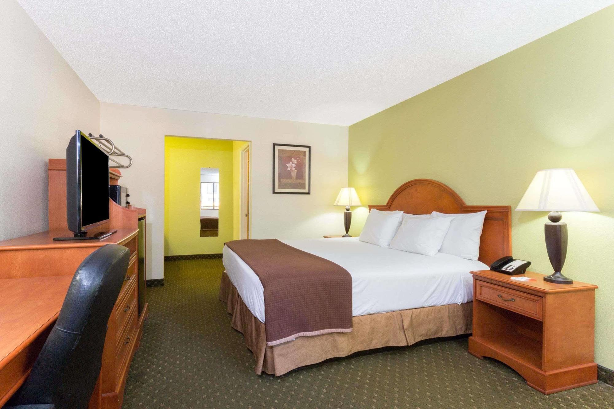 Howard Johnson By Wyndham Tallahassee Exteriér fotografie